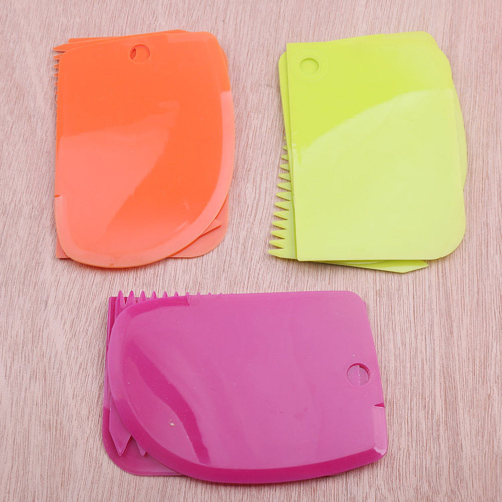 Dough Scraper Curved - 3個入り生地スクレーパー プラスチック製ボウルスクレーパー 直線・曲線エッジ 両面コーム キッチンベーキングツール ピザ・パン・ケーキの清掃用